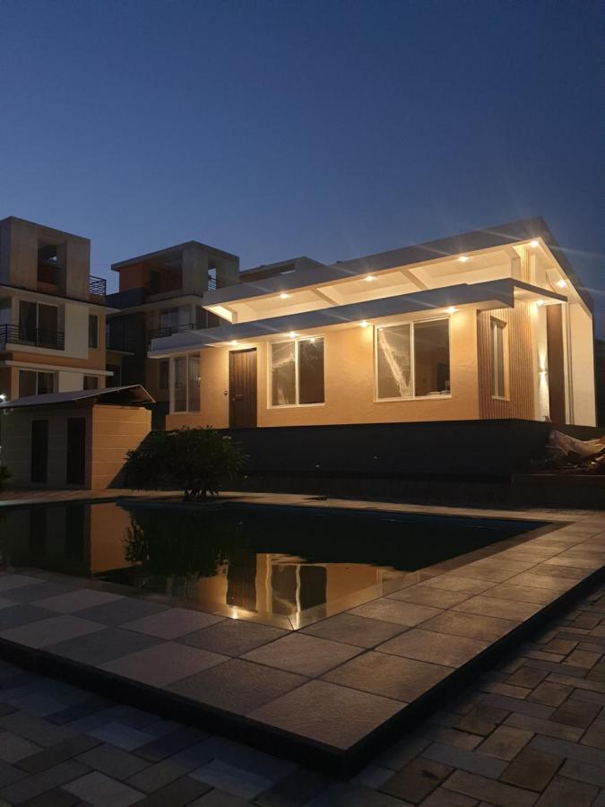 Royal Meadows Igatpuri 2Bhk Poolside Villa Exterior photo